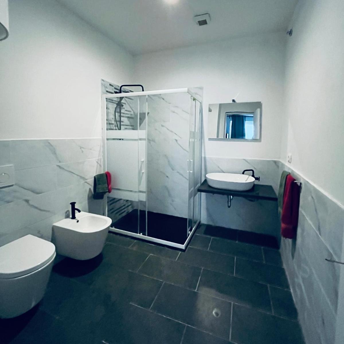 Esterina Rooms Специя Екстериор снимка